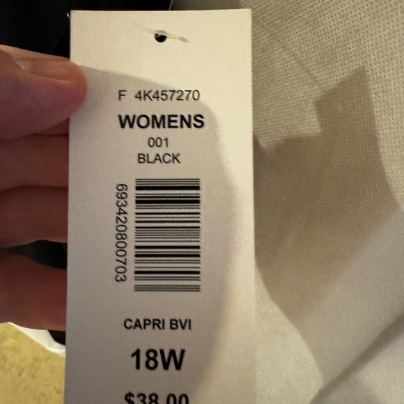 Pretty plus size black TahJay capris.  New with tags. - Picture 3 of 3